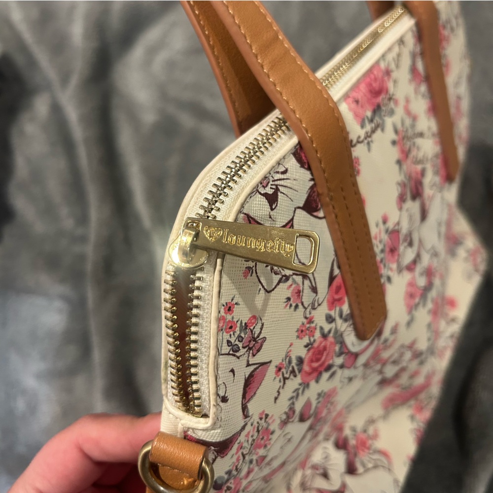 Pre-Loved! Loungefly Disney The Aristocats Marie Satchel Crossbody Purse - Picture 8 of 13